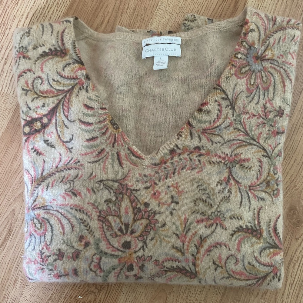 Charter Club Cream V-Neck Sweater with Elegant Design